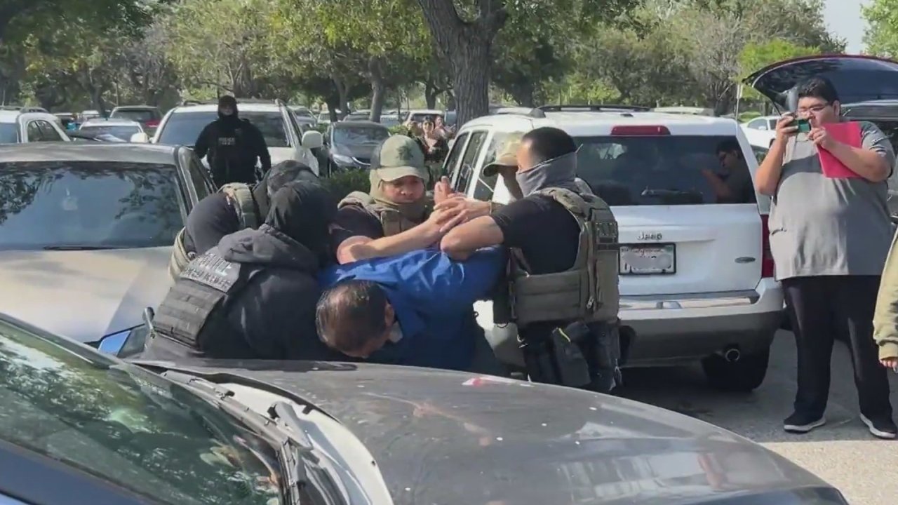 Federal agents detain a man outside the Rancho Cucamonga courthouse in San Bernardino County on April 9, 2026. The Inland Coalition for Immigrant Justice says Thursday's operation was the latest of 33 at or near the courthouse since last year. Photo: KTLA.